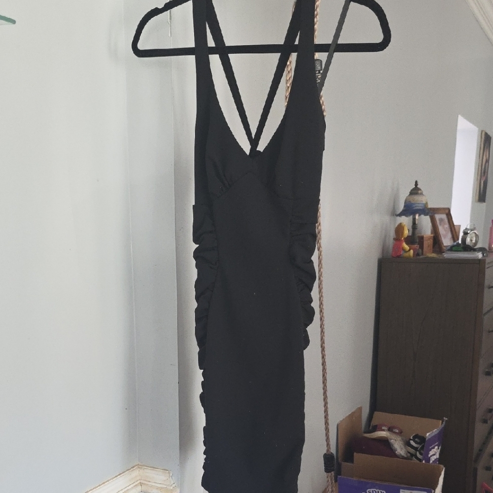 Elegant Black Backless Dress